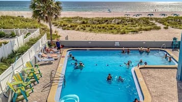 Piscine extérieure, piscine chauffée