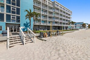 Property grounds - EPIC Gulf/Beach Views! Balcony/Beach Supplies/Pool (Treasure Island)