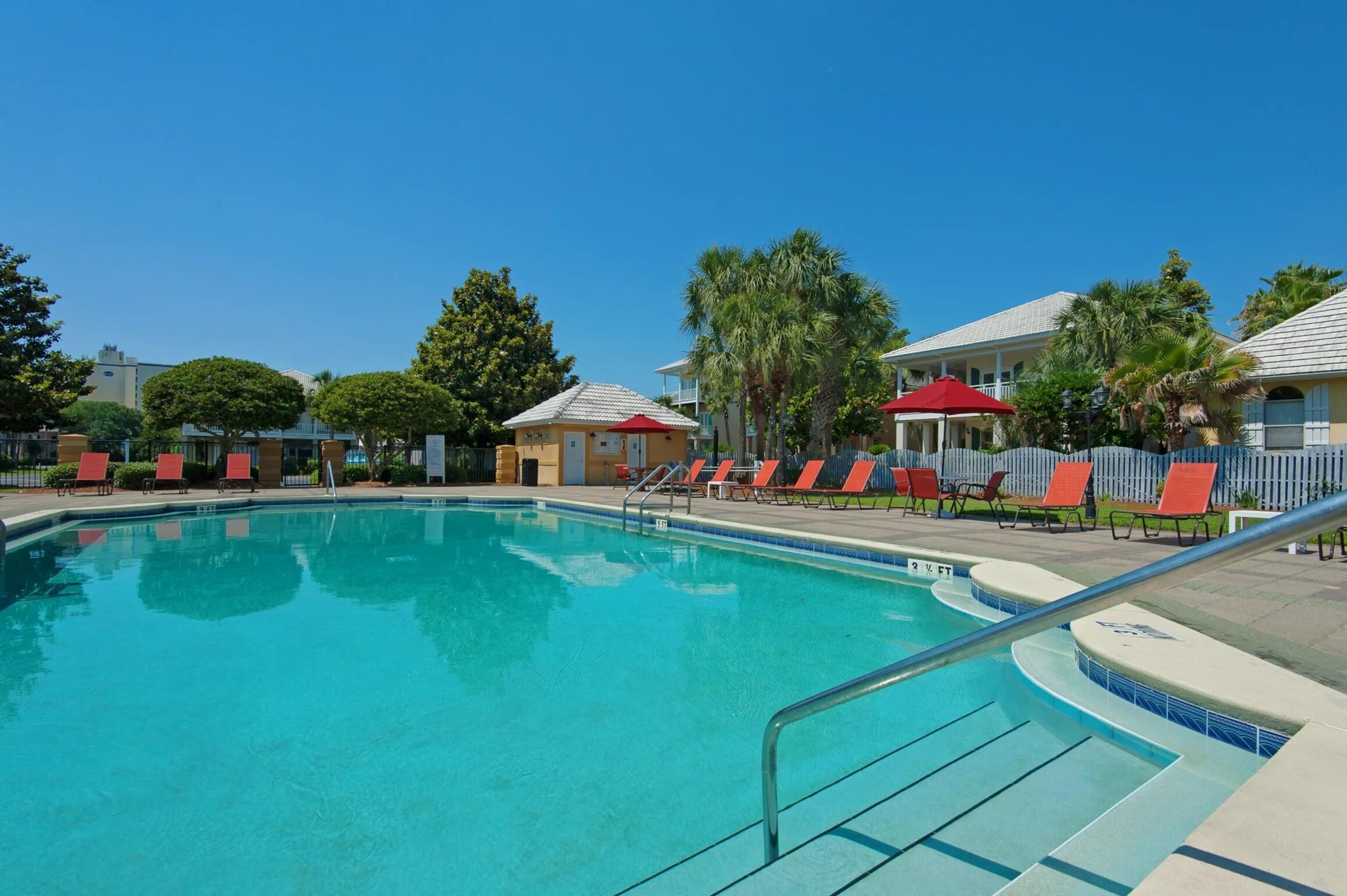 Talo, useita sänkyjä (Flamingo Cove) | Uima-allas | Ulkouima-allas, lämmitetty uima-allas