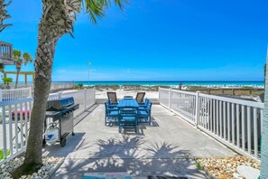 House, Multiple Beds (Surfs Up) | Outdoor dining