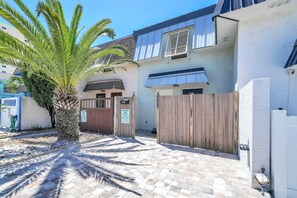 House, Multiple Beds (Surfs Up) | Exterior