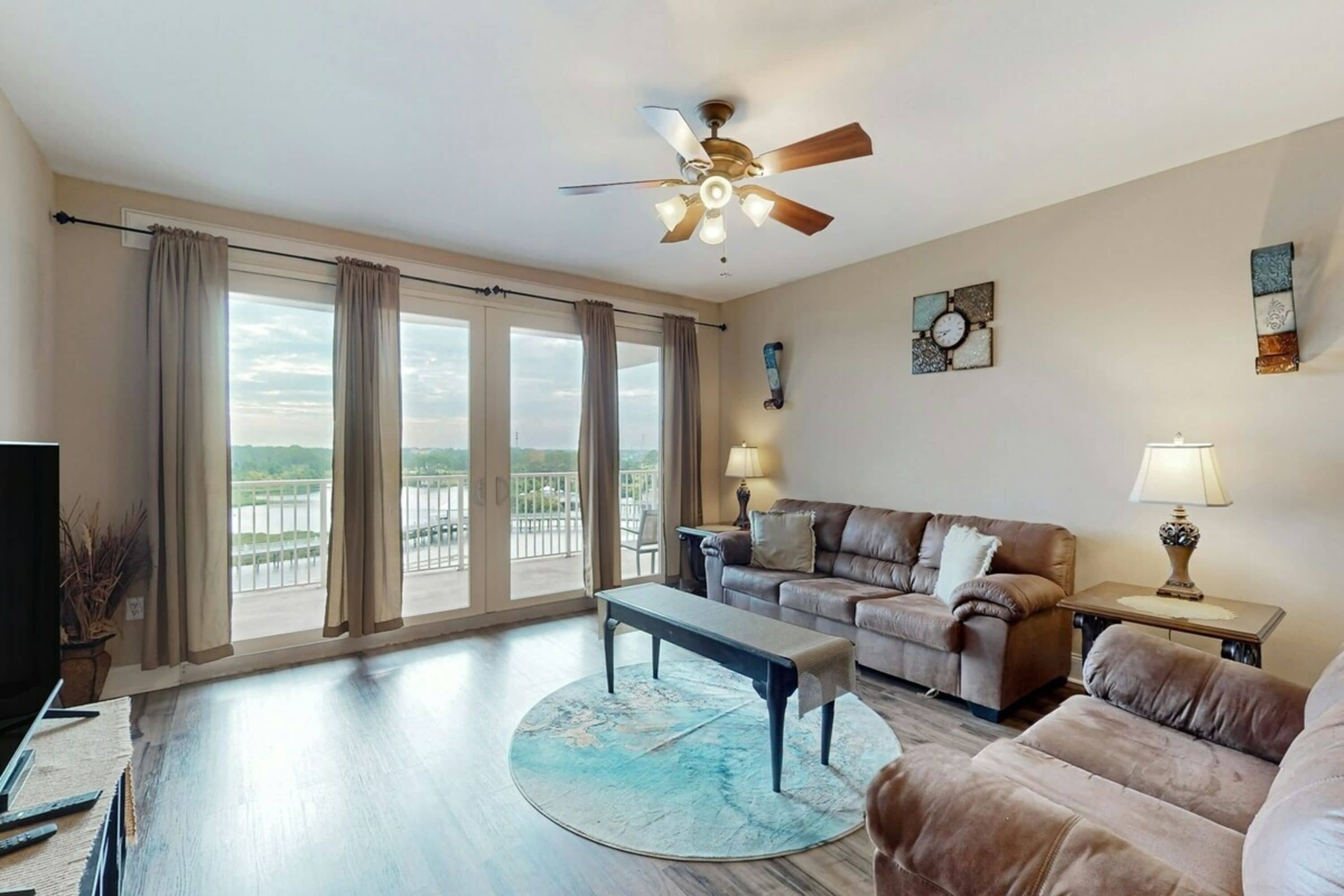 Appart'hôtel Signature, 3 chambres, balcon, vue lac | Salle de séjour