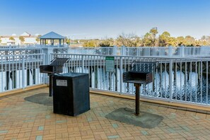 BBQ/picnic Area - Laketown Wharf 531 (Panama City Beach)