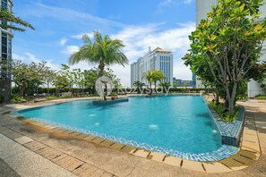 Outdoor pool - Calren by Kozystay - Puri Indah (Jakarta)