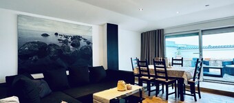 2BR Apt With Balcony Blumengärten