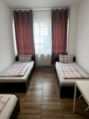 Classic Room | Free WiFi - Lana Hostel Budapest  (Budapest)