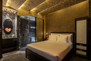 Deluxe Double Room | Free WiFi - Pynt Hotel 7 (Tan Phu)