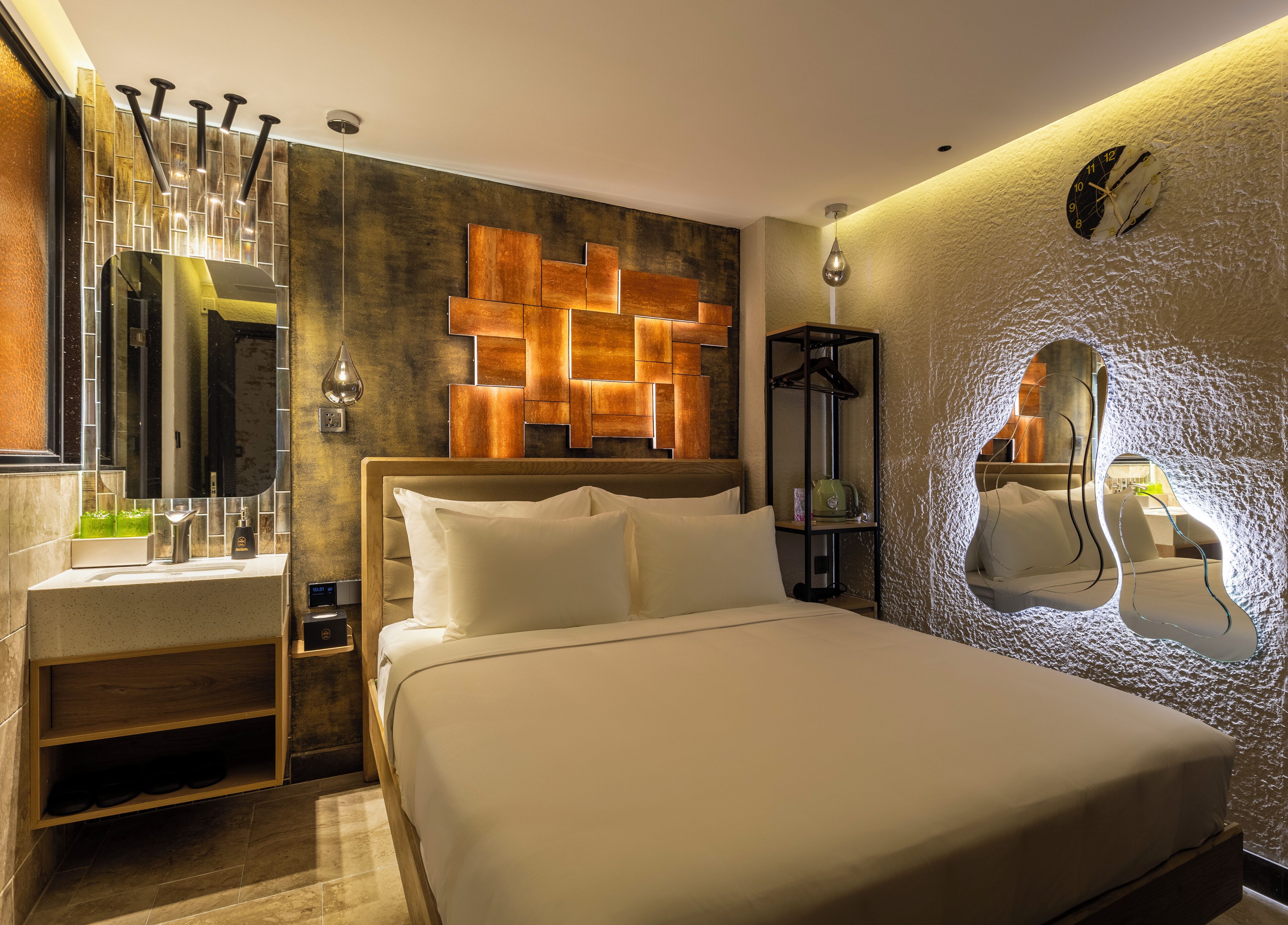 Quarto casal júnior, 1 cama Queen | Lençóis italianos Frette, roupas de cama premium