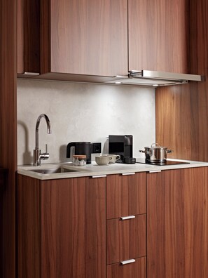 Fridge, microwave, stovetop, espresso maker - Numa Rotterdam Coolsingel (Rotterdam)