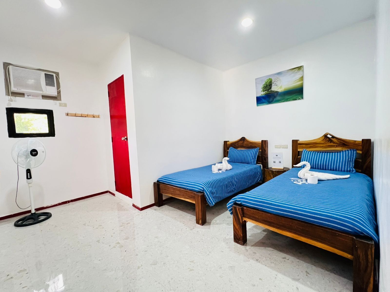 Twin Room | Desk, laptop workspace, iron/ironing board, free WiFi