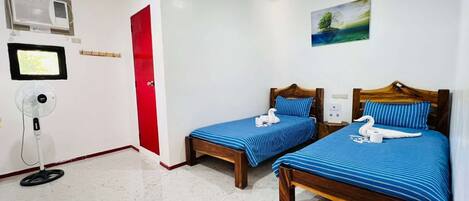 Desk, laptop workspace, iron/ironing board, free WiFi