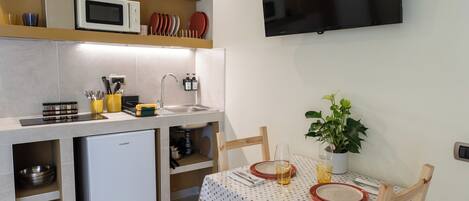 Apartamento luxo, 1 cama King e sofá-cama, cozinha | Cozinha privada