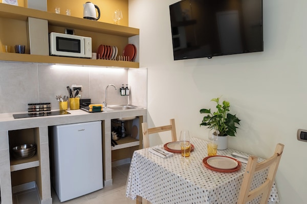 Appartamento Deluxe, 1 letto king con divano letto, cucina | Cucina privata | Bollitore elettrico