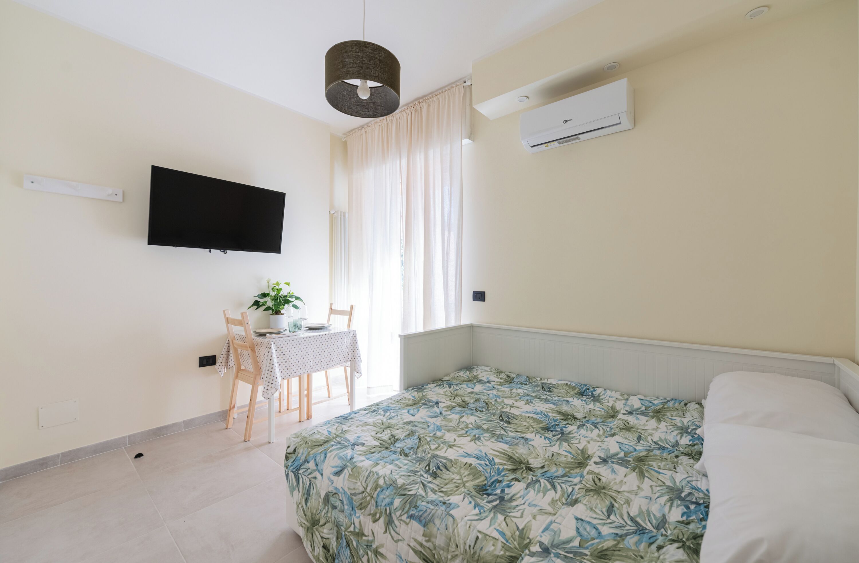 Apartment, 1 King Bed with Sofa bed, Kitchen | Living area