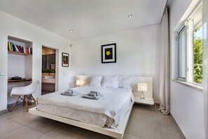 Iron/ironing board, WiFi, bed sheets - Apartment 'Florida' with Private Pool, Wi-Fi and Air Conditioning (Almancil)