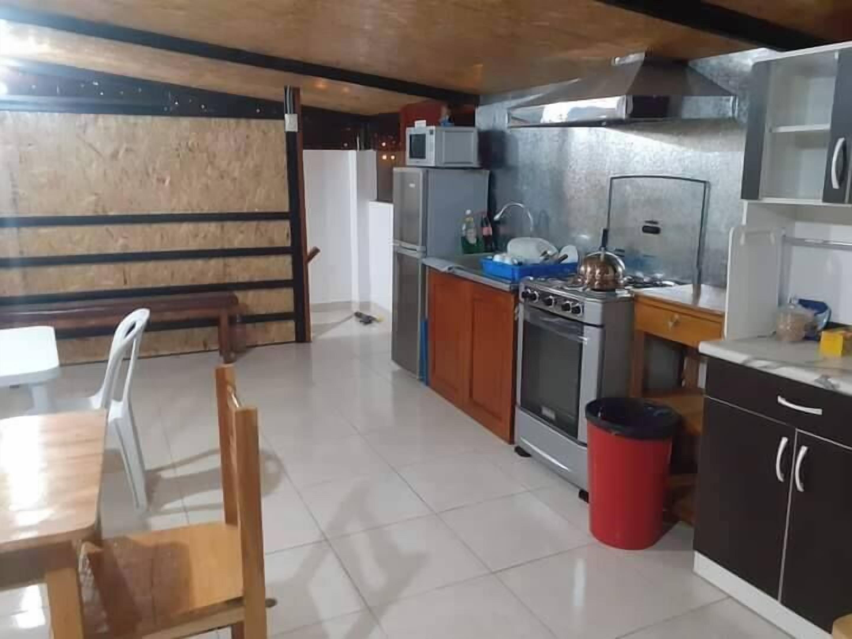 Microwave, dishwasher, cookware/dishes/utensils, freezer