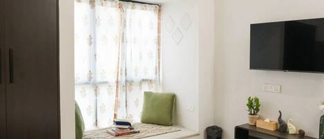 Deluxe Studio | Iron/ironing board, free WiFi