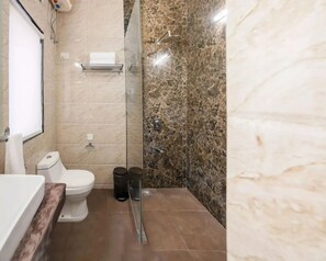 Deluxe Studio | Bathroom | Shower, free toiletries, hair dryer, towels - Bedchambers Suite Near Sector 29 (Gurugram)