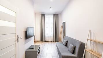 Apartment | Living room | Flat-screen TV