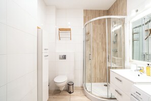 Apartment | Bathroom - RentPlanet - Apartamenty Styczyńskiego (Katowice)