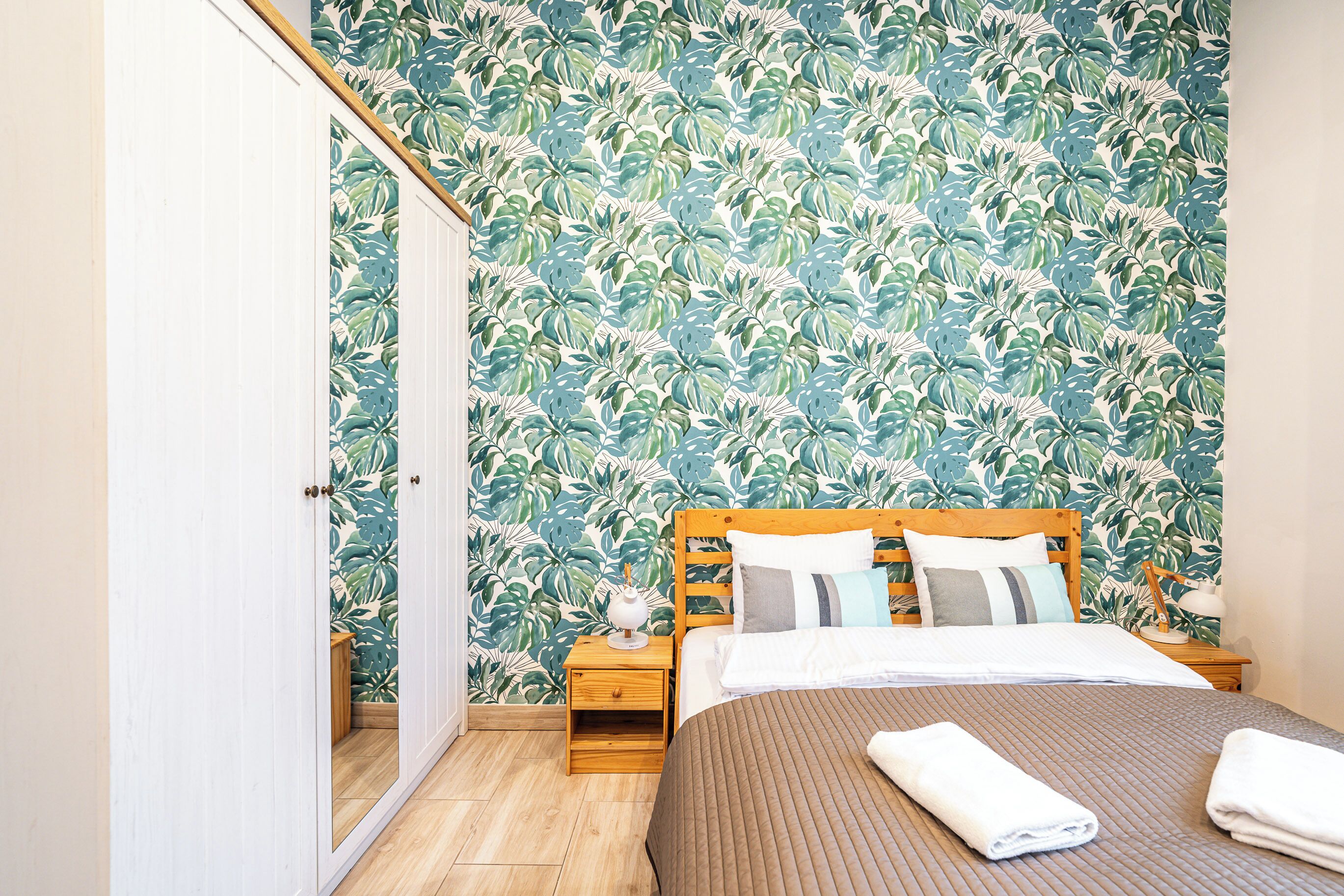 Tabla de planchar con plancha y wifi gratis 