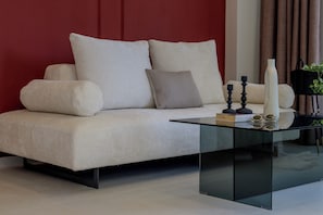 Red Suite | Living area | TV - Mavili Urban Elegance (Heraklion)