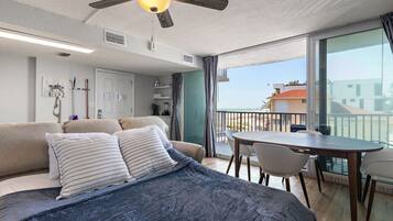 1 bedroom, in-room safe, desk, iron/ironing board