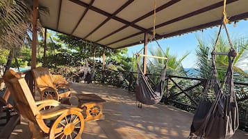Comfort Villa | Terrace/patio