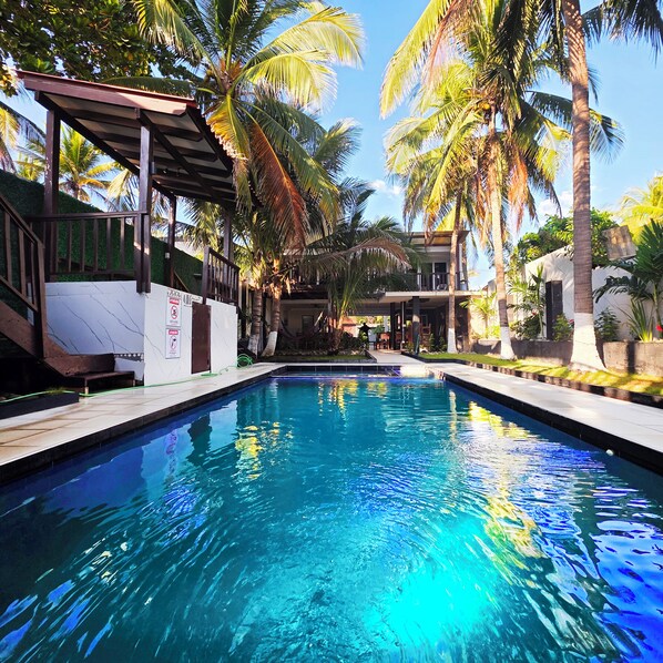 Outdoor pool - Villas de Mike (La Libertad)
