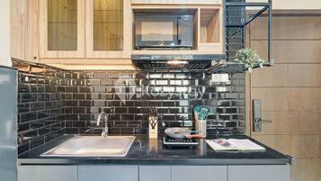 Apartemen, 1 kamar tidur, pemandangan kota | Dapur pribadi | Lemari es besar, microwave, kompor, dan penanak nasi