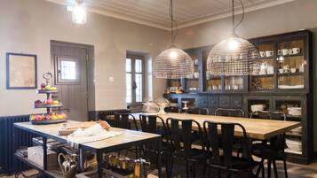 Free daily full breakfast