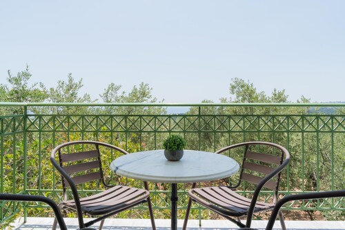 Captain's Apartments in Olive Grove