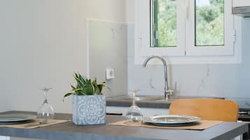 Studio | 2 bedrooms, desk