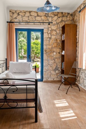 House | 5 bedrooms, desk - Stone House in Olive Grove (Kefalonia)