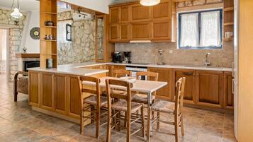 Rumah | 5 kamar tidur dan meja kerja