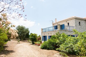 House | 5 bedrooms, desk - Stone House in Olive Grove (Kefalonia)