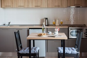 Studio, hút thuốc | 2 phòng ngủ 