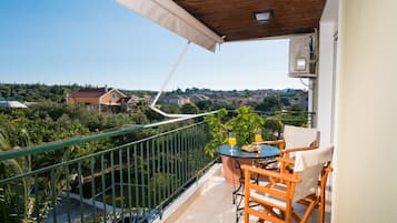 Studio, Smoking | 2 bedrooms