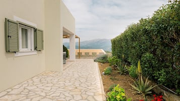 Villa, Smoking | Exterior