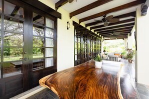 Outdoor dining - Luxury Updated 3BR Villa in Hacienda Pinilla. (Provincia de Guanacaste)
