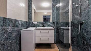 Apartment, Balcony | Bathroom