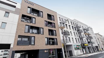 Vista frontal de la propiedad