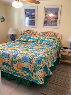 3 bedrooms, iron/ironing board, WiFi, bed sheets - 3-bedroom condo in charming Miramar Beach with AC (Miramar Beach)
