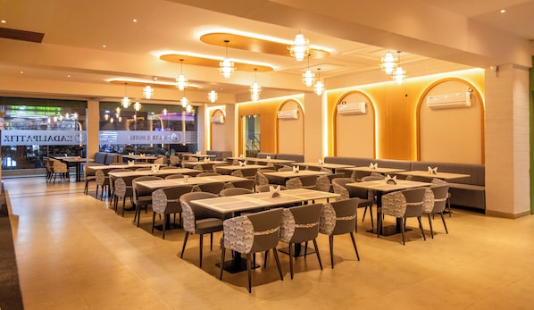 Restaurant - BAEL TREE HOTEL (Hyderabad)