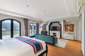 Suite, Balcony, River View | Desk, laptop workspace, soundproofing, free WiFi - Ella Riverside Lao Cai Hotel (Lao Cai)
