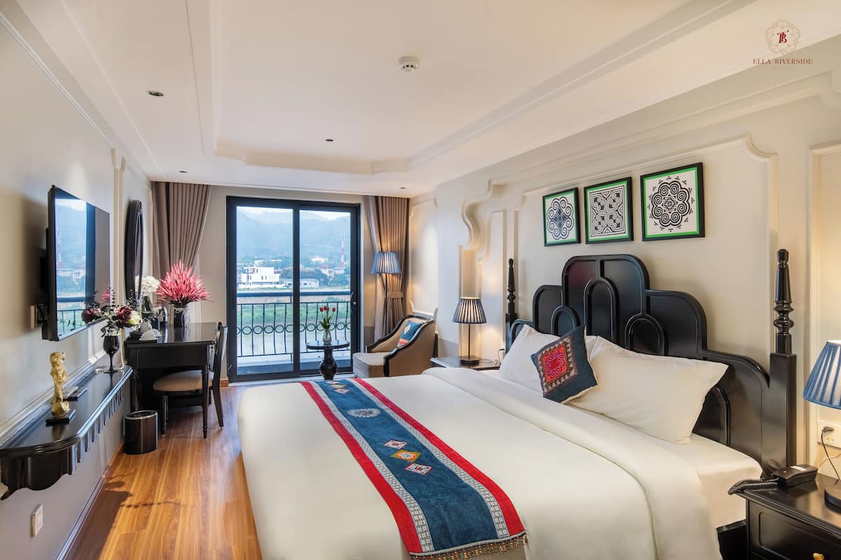 Deluxe Double Room, River View | Desk, laptop workspace, soundproofing, free WiFi