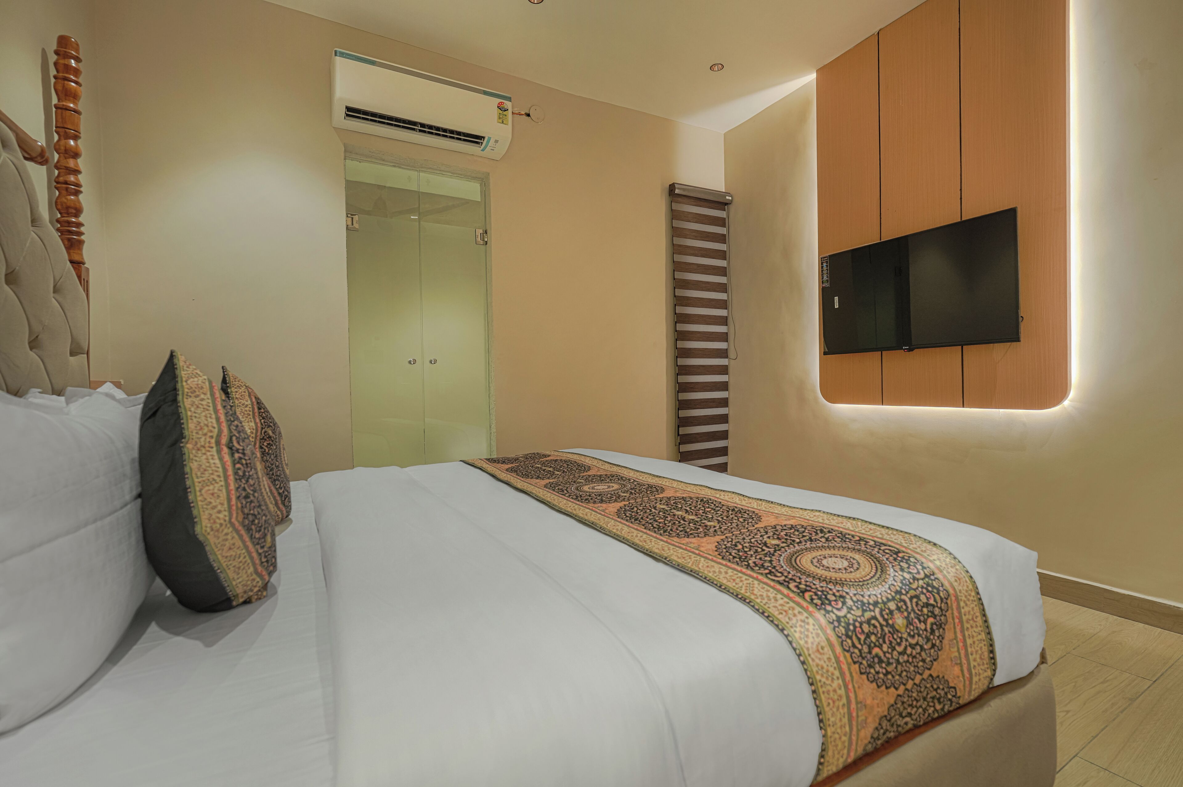 Luxury Double Room | Free WiFi