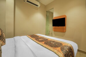 Standard Double Room | Free WiFi - Hotel Sign Inn (Amritsar)