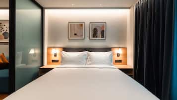 Deluxe Room | Iron/ironing board, WiFi (free)