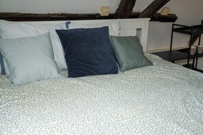 Basic Apartment | Seterika/papan seterika, Wi-fi percuma